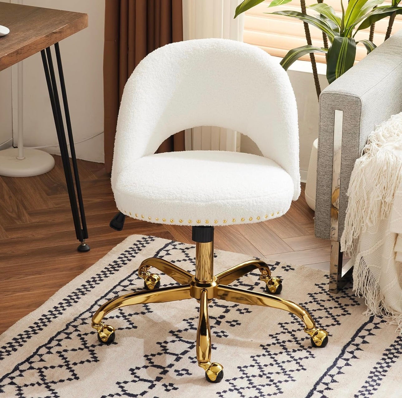 NEW- VINGLI Modern Teddy Fluffy Small Office Chair,Cute Desk Chair with Wheels,Gold Base/Studs, Comfy Armless Swivel Vanity Task Chair for Women/Girl/Kids, Nail Tech Chair for Bedroom, Small Space, White